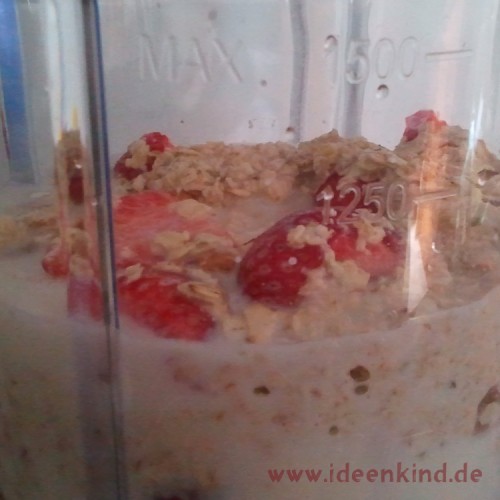 Erdbeer-Haferflocken-Milchshake